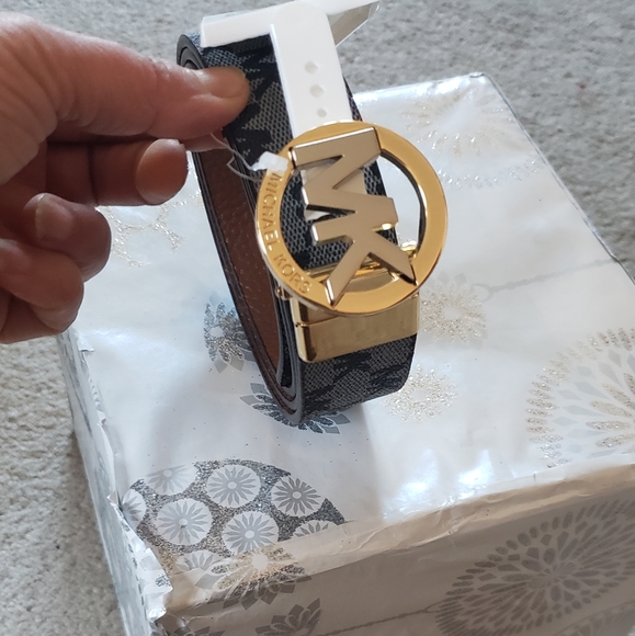 Michael kors ladies reversible belt (Medium size) - Picture 1 of 6